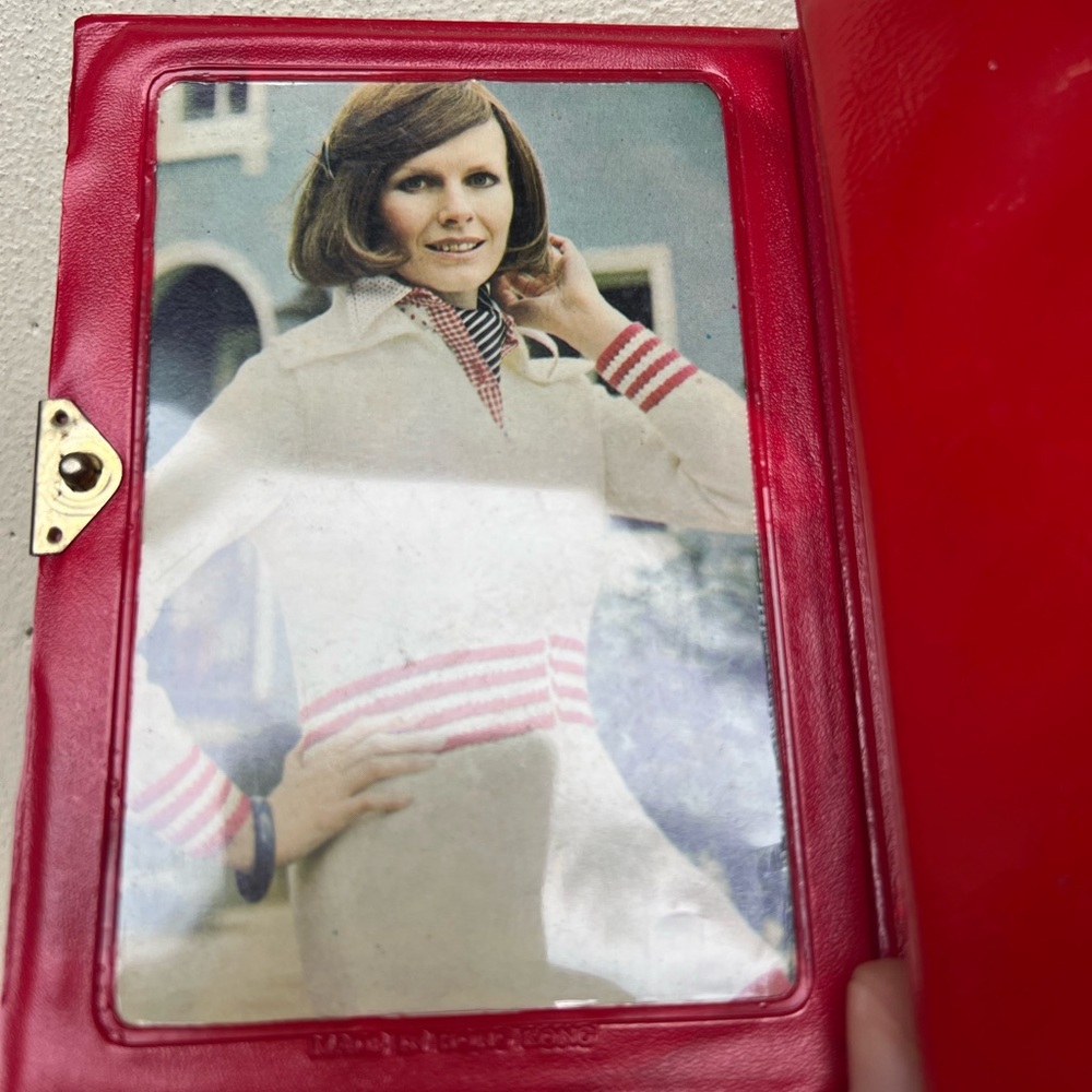 Retro 1960s Family Pictures Photo Album with Pull Out and Clasp Enclosure - Picture 3 of 16